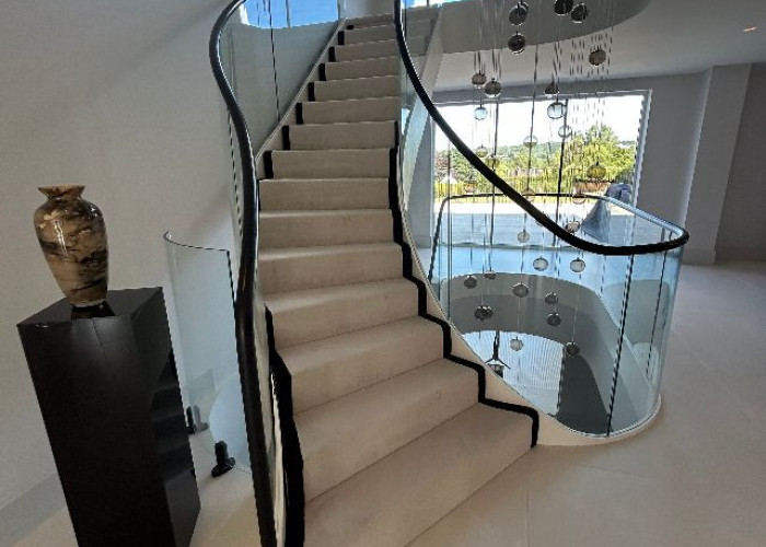 20. Staircase (Spiral)
