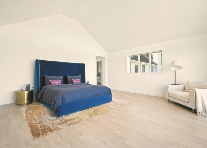 26. Bedroom (Master/En-Suite)