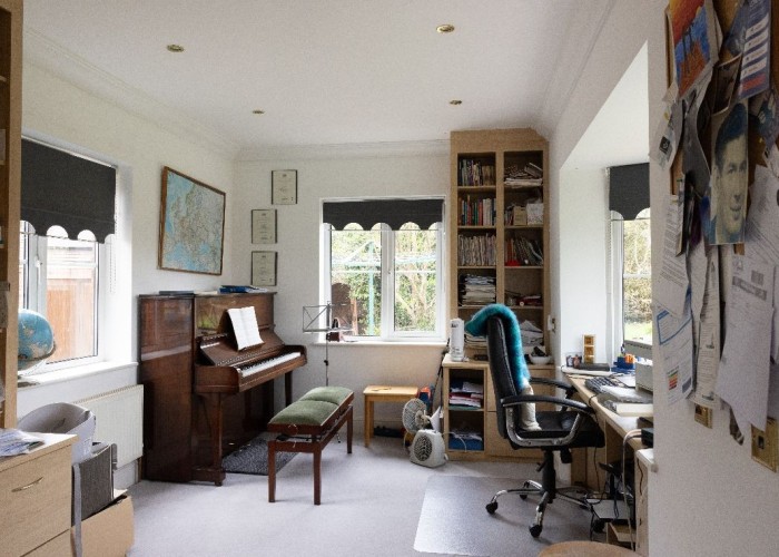 13. Home Office / Study, Piano