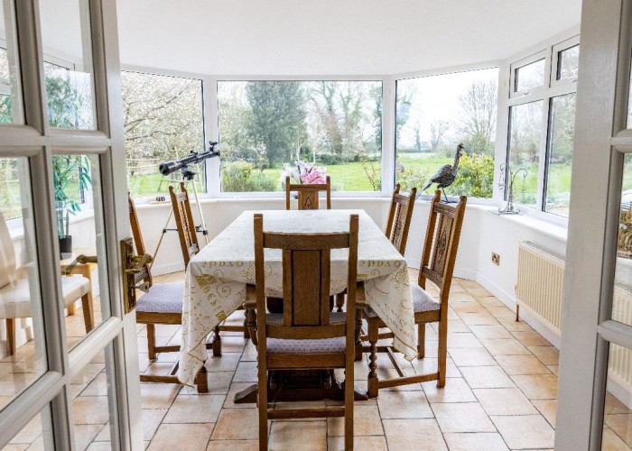 11. Diningroom