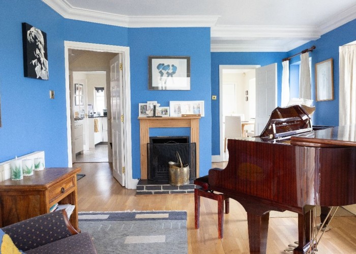 16. Piano