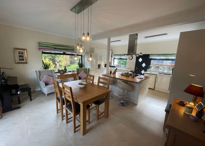 8. Kitchen With Table