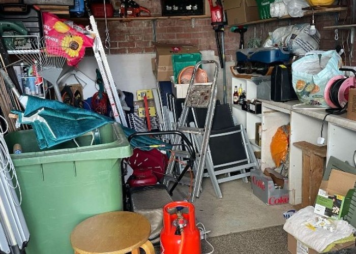 37. Garage