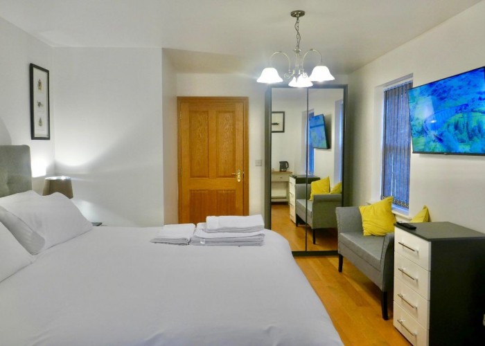 18. Bedroom (Double)