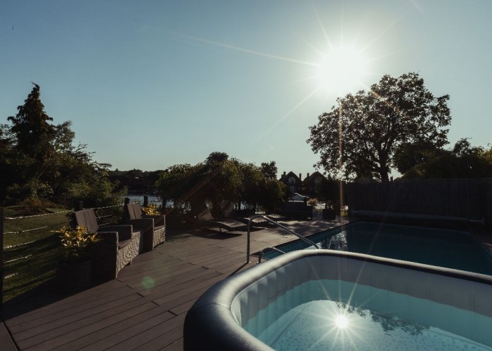 31. Hot Tub/Jacuzzi