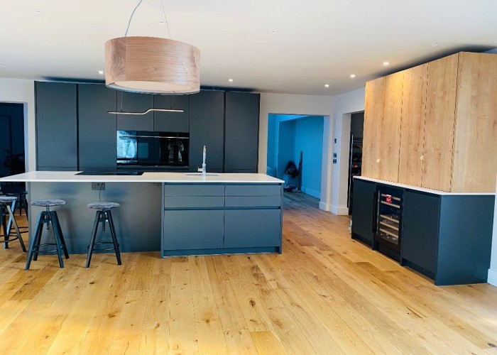 5. Kitchen (With Island), Kitchen (Coloured units), Kitchen (Modern), Kitchen (Electric/Induction Hob)