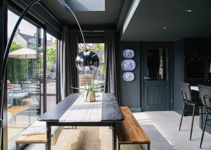 13. Kitchen With Table