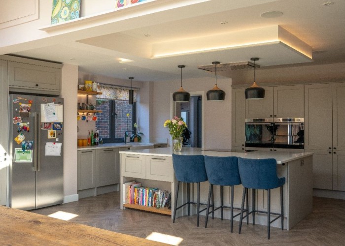 18. Kitchen (With Island), Kitchen (Modern), Kitchen With Table, Kitchen (White units), Kitchen (Electric/Induction Hob)