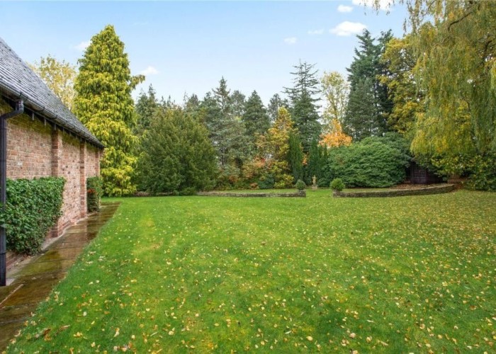 21. Garden (Rear, Large)