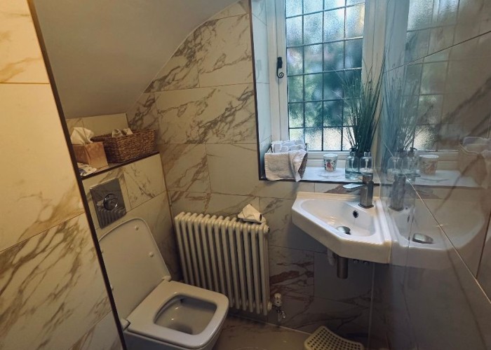 28. Toilet