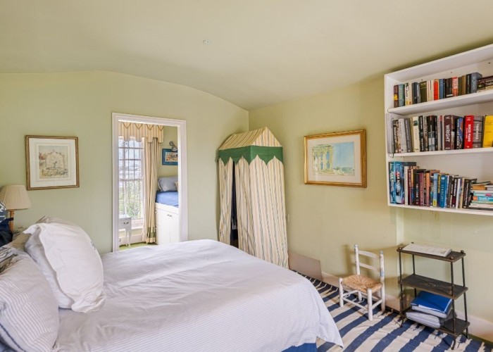19. Bedroom (Double)