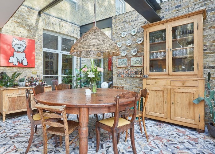 11. Diningroom