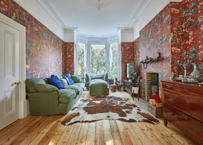 16. Livingroom, Fireplace