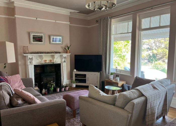 8. Livingroom, Fireplace