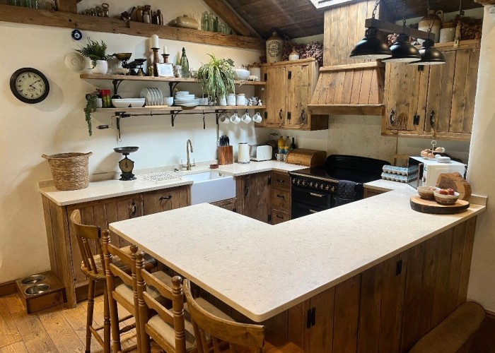11. Kitchen (Wooden Units), Kitchen (Electric/Induction Hob)
