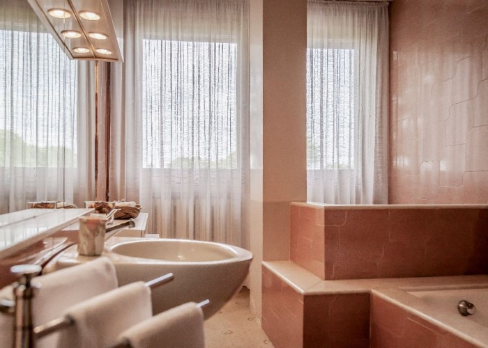 32. Bathroom
