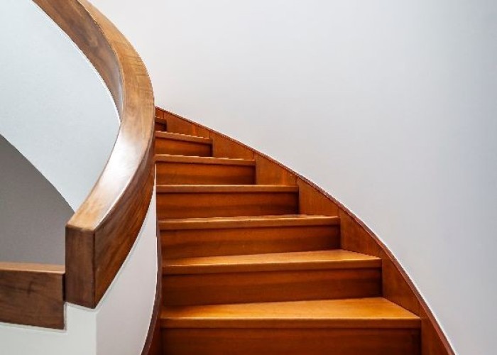 15. Staircase (Spiral)