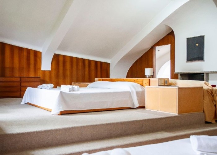 44. Bedroom (Master/En-Suite)