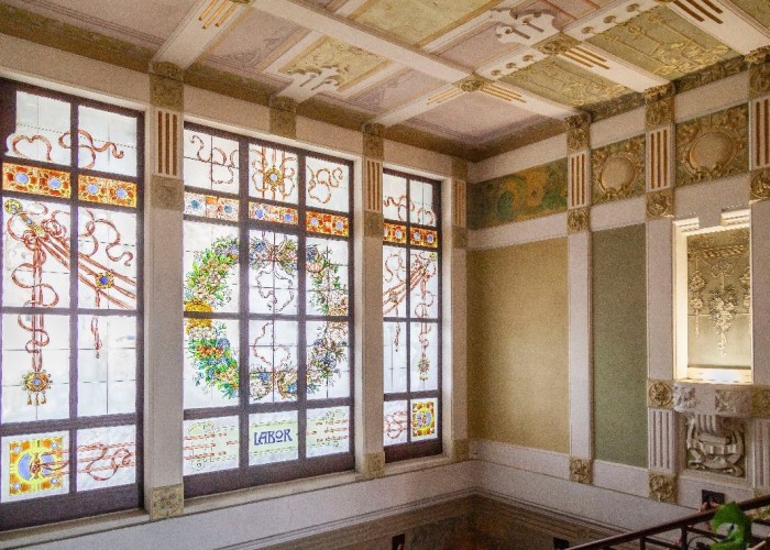 19. Windows, Styled Ceiling