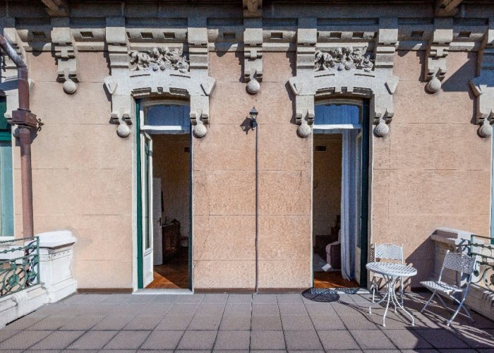 31. Balcony