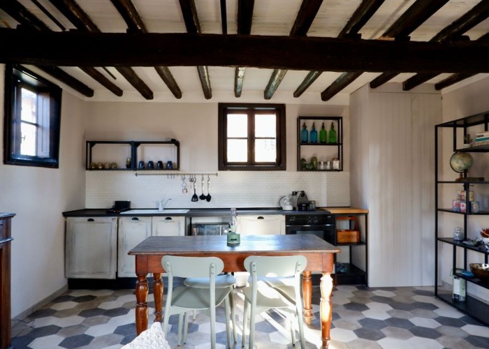 16. Kitchen With Table, Kitchen (White units)