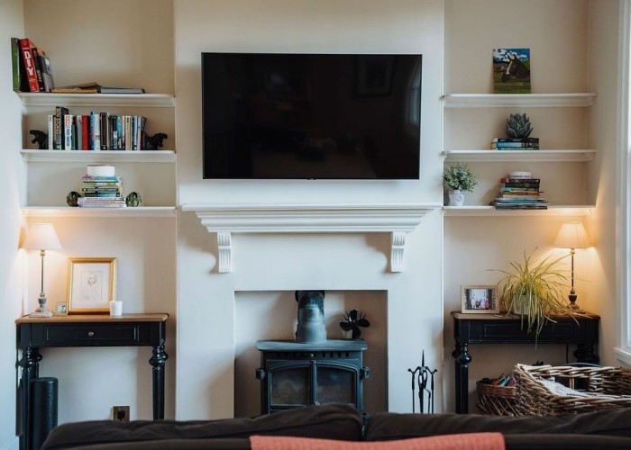 14. Livingroom, Fireplace