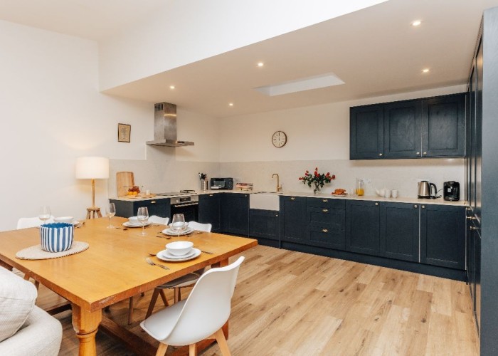 29. Kitchen (Coloured units), Kitchen (Modern), Kitchen With Table, Open-plan