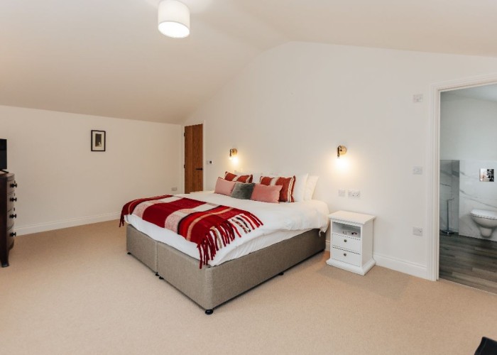 25. Bedroom (Double)