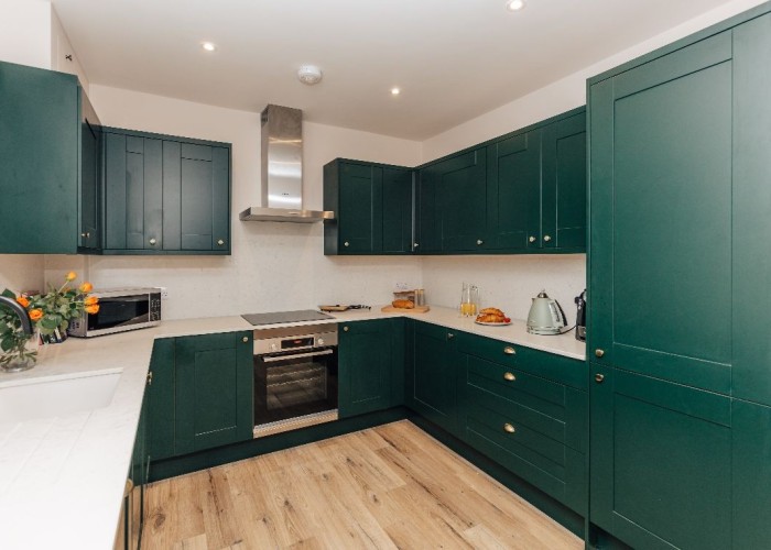 4. Kitchen (Coloured units), Kitchen (Modern), Kitchen (Electric/Induction Hob)