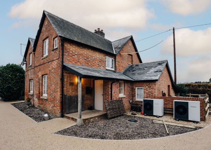 Rural Estate With Cottage For Filming