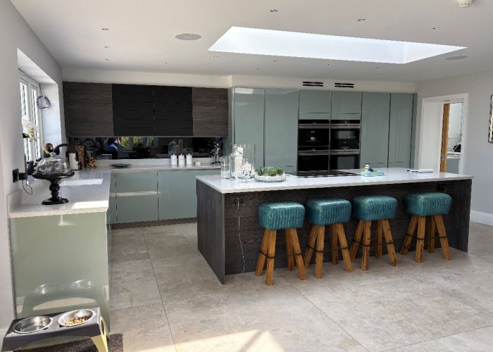 13. Kitchen (With Island), Kitchen (Coloured units), Kitchen (Modern), Kitchen (Electric/Induction Hob)