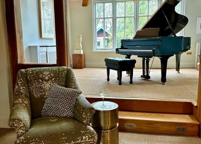 9. Piano