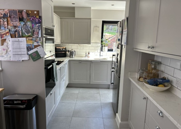 5. Kitchen (Cream or White units), Kitchen (Modern), Kitchen (White units), Kitchen (Electric/Induction Hob)