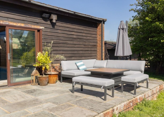 23. Patio / Veranda