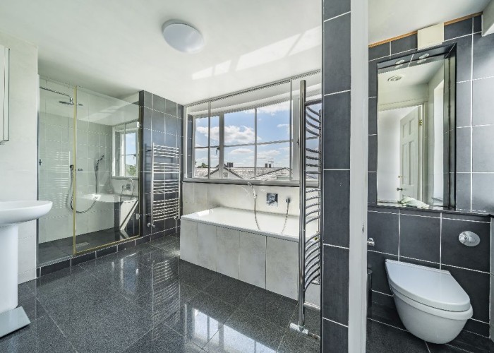 19. Bathroom (Large), Bathroom (Shower and bath)