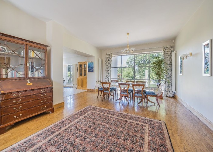 6. Diningroom