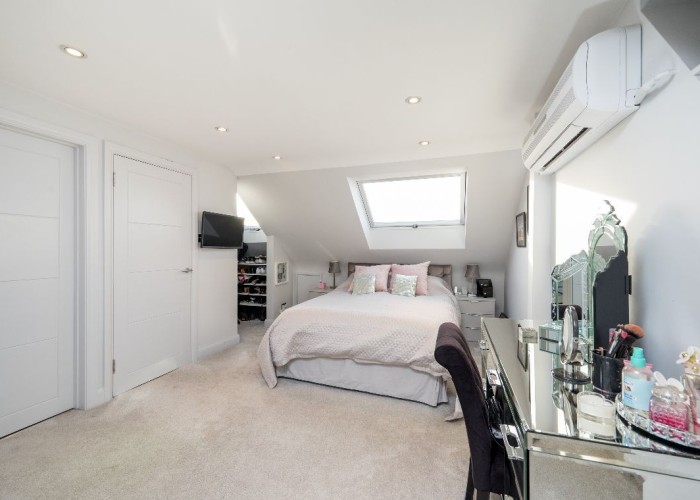 12. Bedroom (Double)