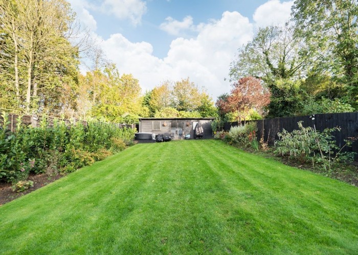 20. Garden (Rear, Large)