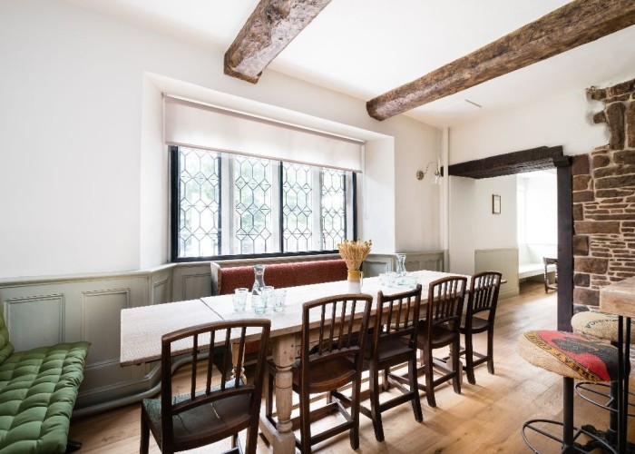 4. Kitchen With Table