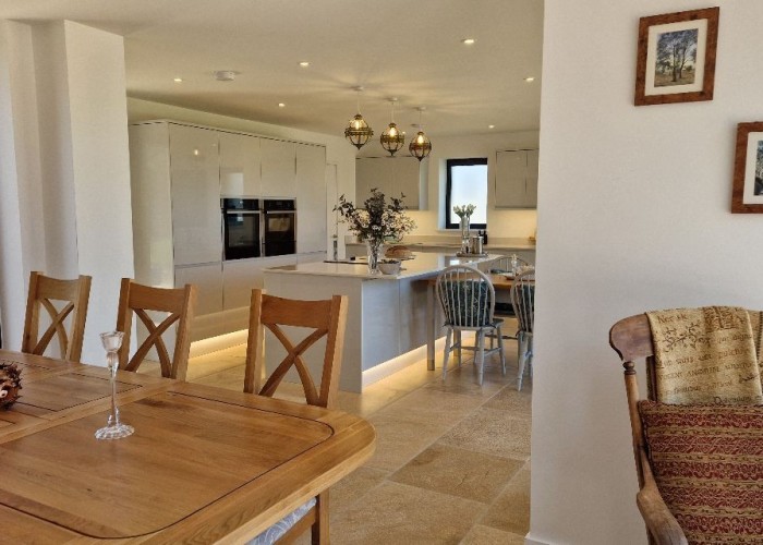 11. Diningroom