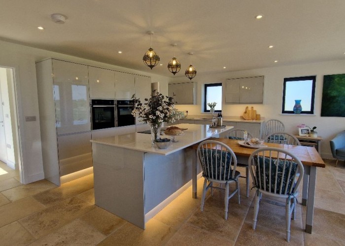 8. Kitchen (With Island), Kitchen (Modern), Kitchen With Table, Kitchen (Electric/Induction Hob)
