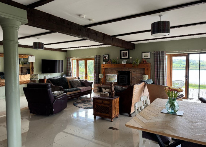 9. Livingroom, Diningroom, Fireplace, Open-plan