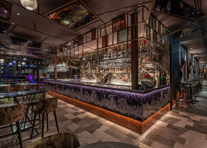 11. Pub / Bar