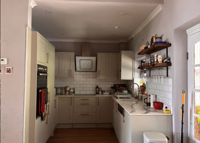 6. Kitchen (Cream or White units), Kitchen (Modern), Kitchen (White units), Kitchen (Electric/Induction Hob)