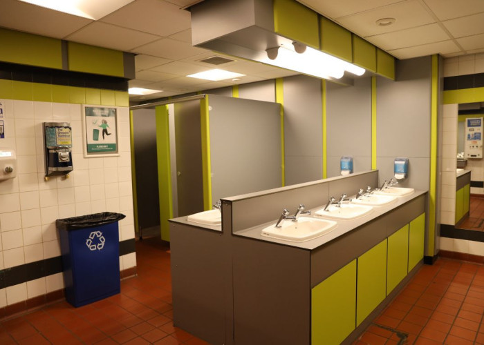 12. Toilet / Toilet Block
