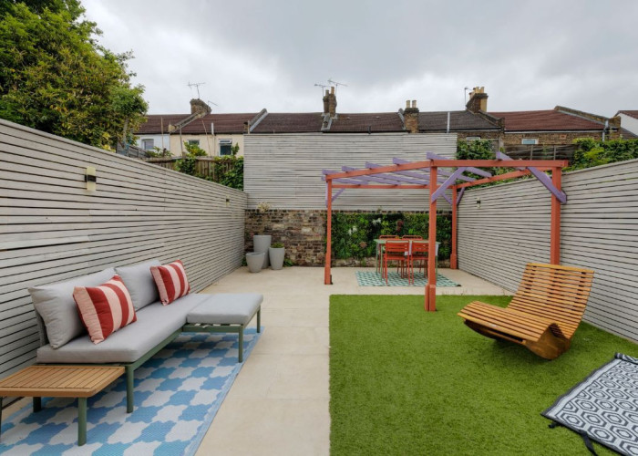 26. Patio / Veranda, Colourful
