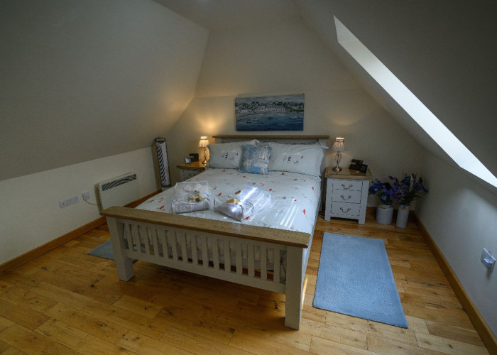 12. Bedroom (Double)