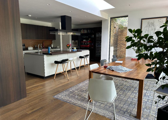 6. Kitchen (With Island), Kitchen (Modern), Kitchen With Table, Kitchen (White units), Kitchen (Electric/Induction Hob)