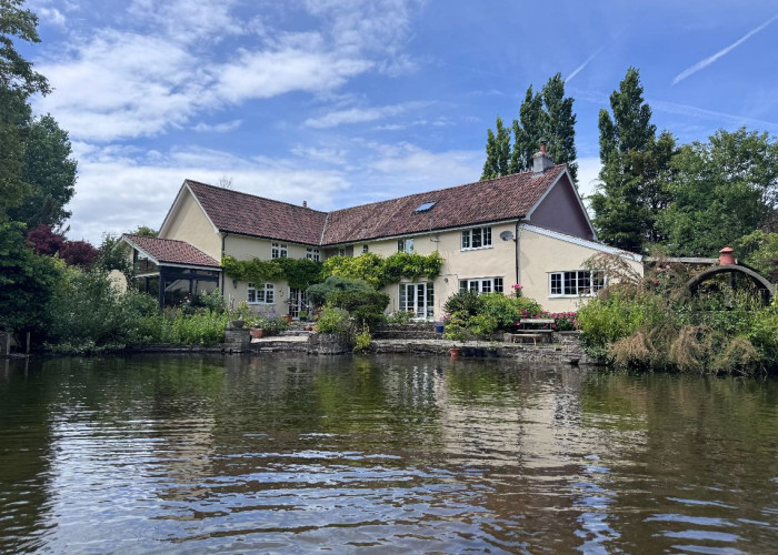 Farm House Set In Three Acres For Filming