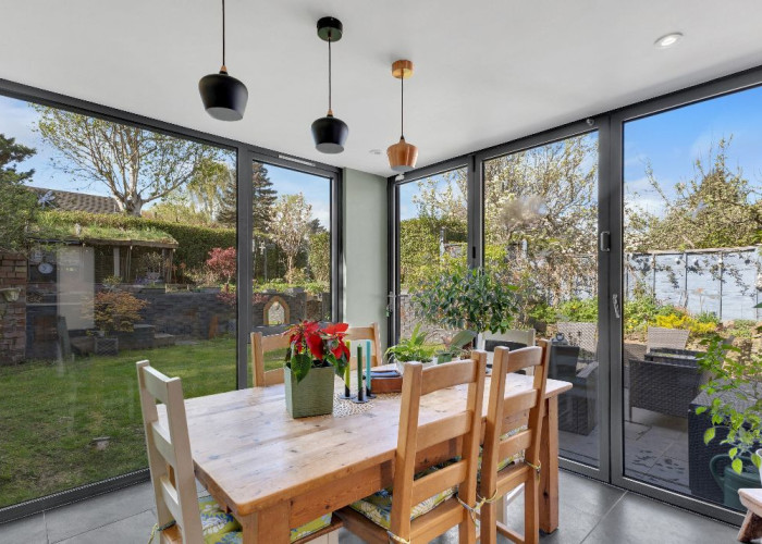 11. Diningroom